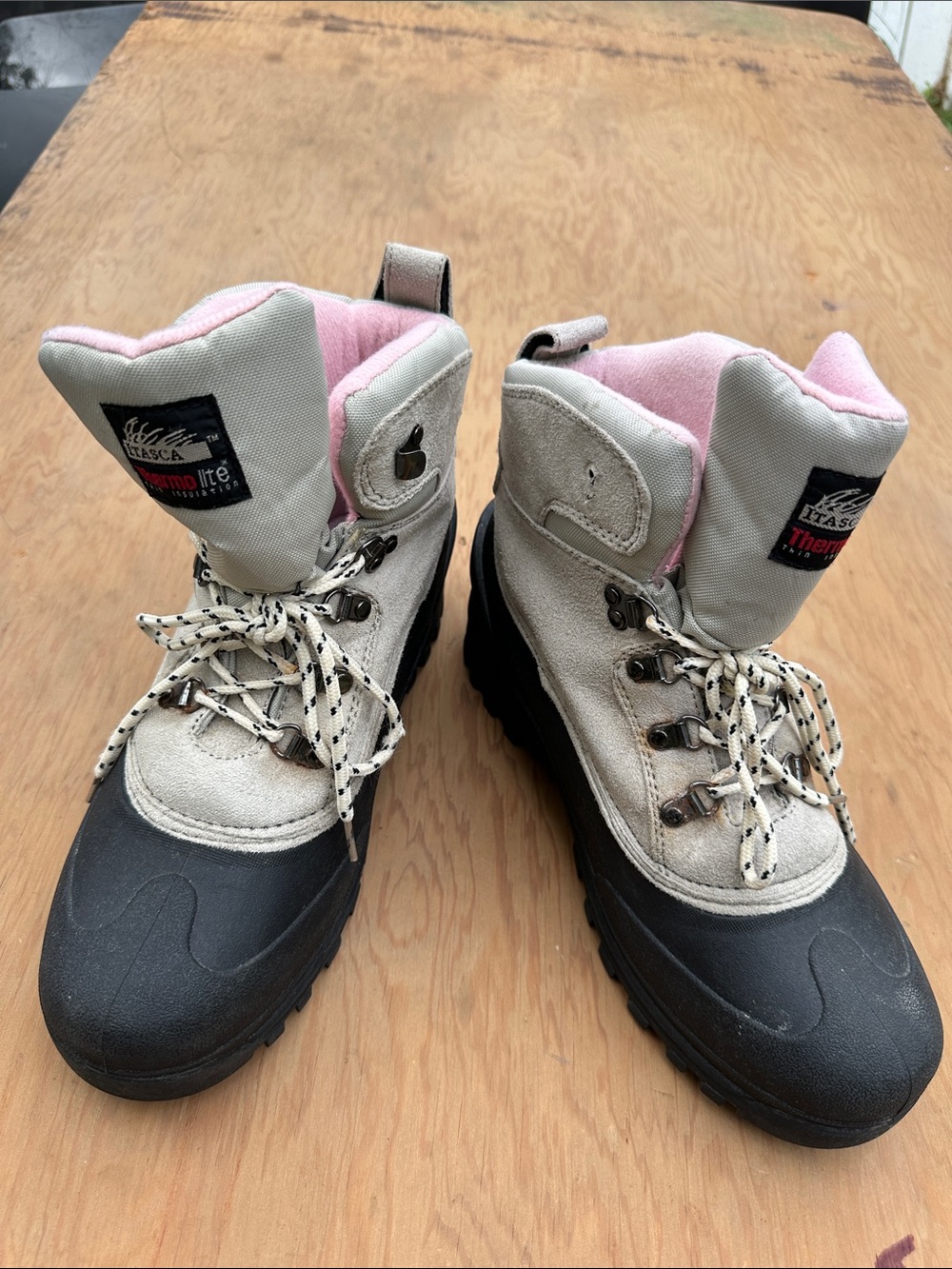Itasca Black and Light Gray Men's Boat Shoes with Pink Lining